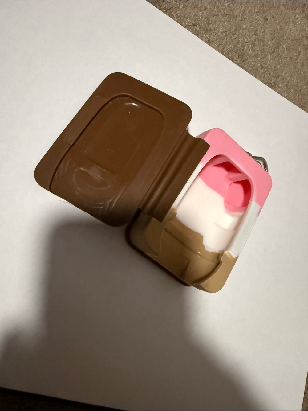 Bath & Body Works ice cream sandwich pocketbac holder